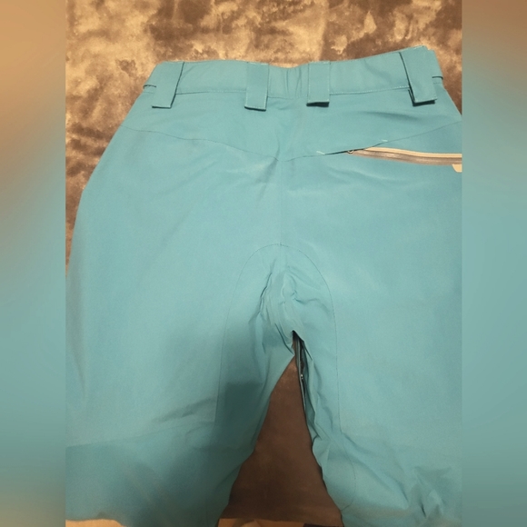 Oakley ski jacket and Oakley pants matching set - Picture 6 of 6